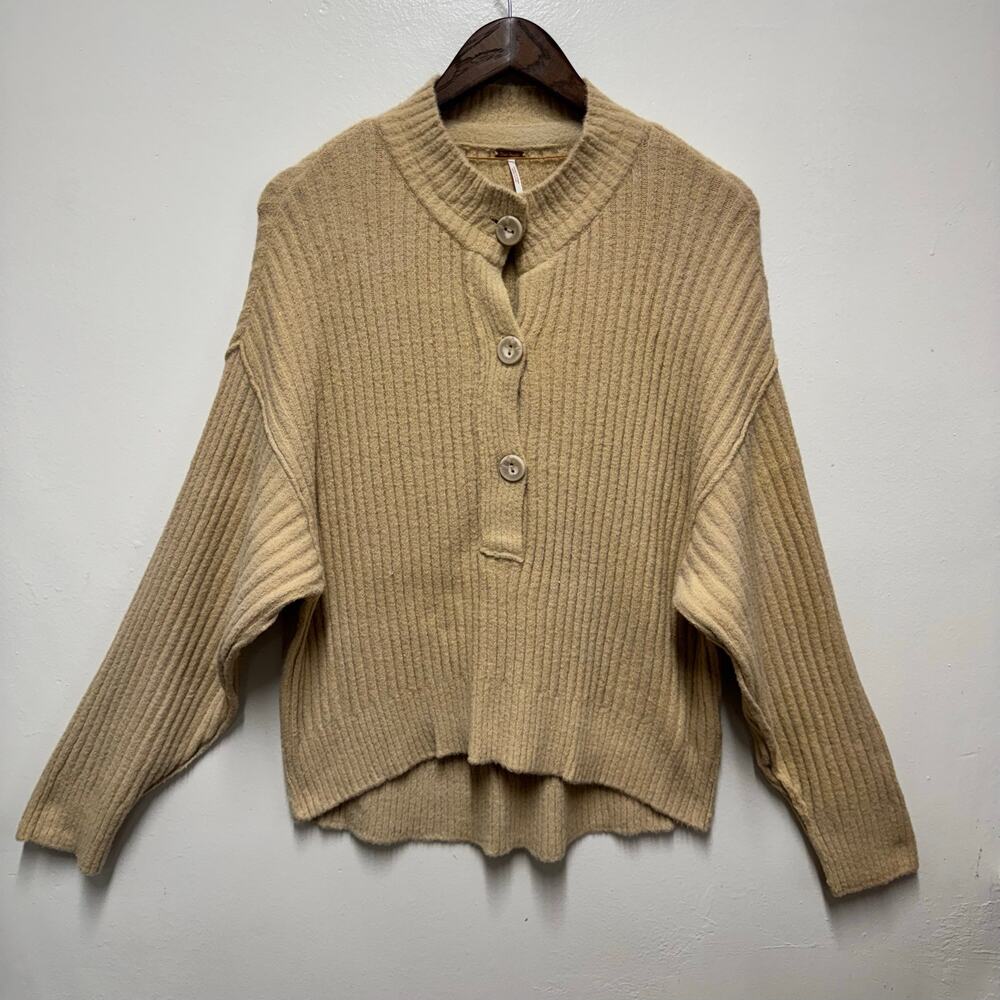 Free People Cocoa Henley Pullover Cardigan Sweater S Beige Ribbed knit Relaxed